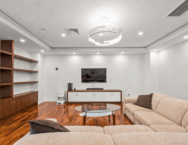 99-31 66th Avenue 7A, Rego Park, NY 11374