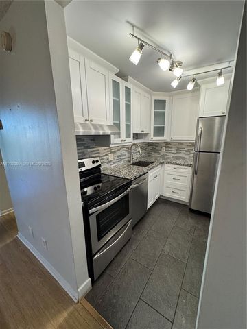8411 NW 8th Street 203, Miami, FL 33126