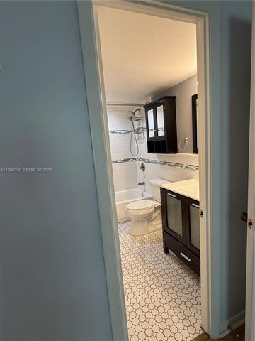 8411 NW 8th Street 203, Miami, FL 33126