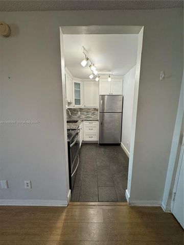 8411 NW 8th Street 203, Miami, FL 33126