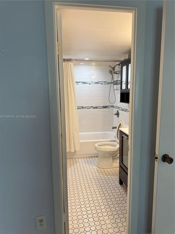 8411 NW 8th Street 203, Miami, FL 33126