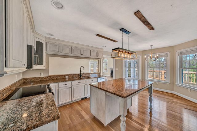 1087 Strawberry Hill CT, Vinton, VA 24179