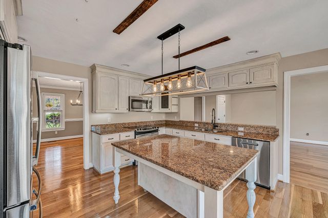 1087 Strawberry Hill CT, Vinton, VA 24179