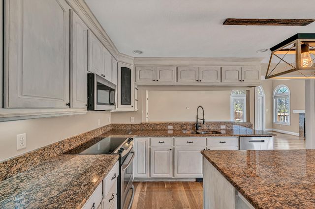 1087 Strawberry Hill CT, Vinton, VA 24179