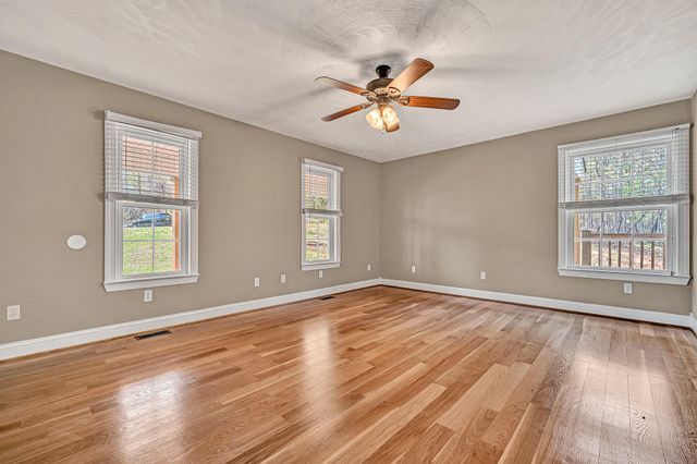 1087 Strawberry Hill CT, Vinton, VA 24179