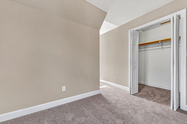1087 Strawberry Hill CT, Vinton, VA 24179