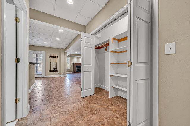 1087 Strawberry Hill CT, Vinton, VA 24179