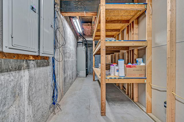 1087 Strawberry Hill CT, Vinton, VA 24179