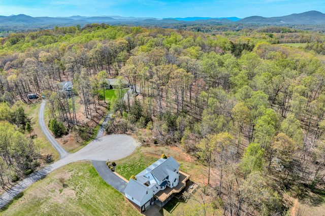 1087 Strawberry Hill CT, Vinton, VA 24179