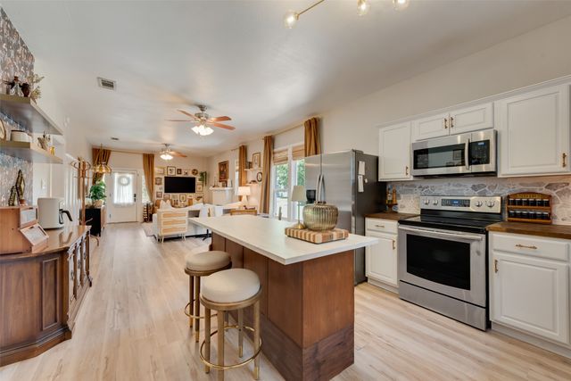 710 N Sherman Street, Ennis, TX 75119