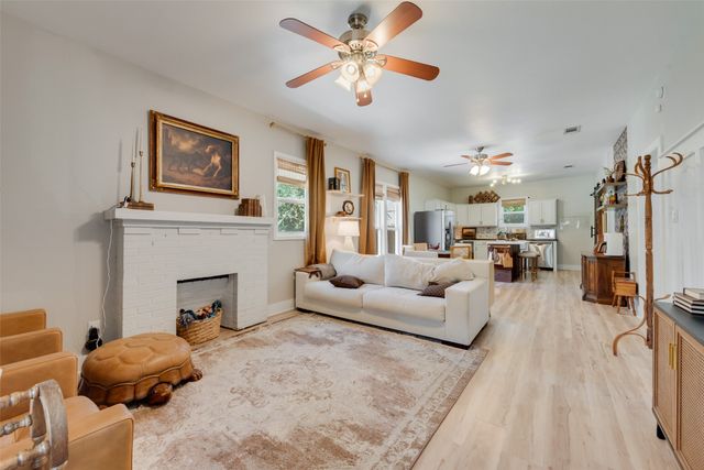 710 N Sherman Street, Ennis, TX 75119