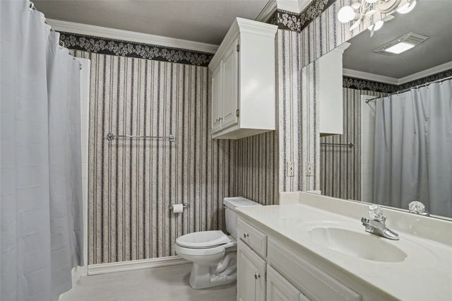 10106 S Maplewood Avenue, Tulsa, OK 74137