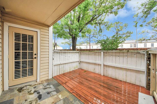 2750 Holly Hall Street 911, Houston, TX 77054