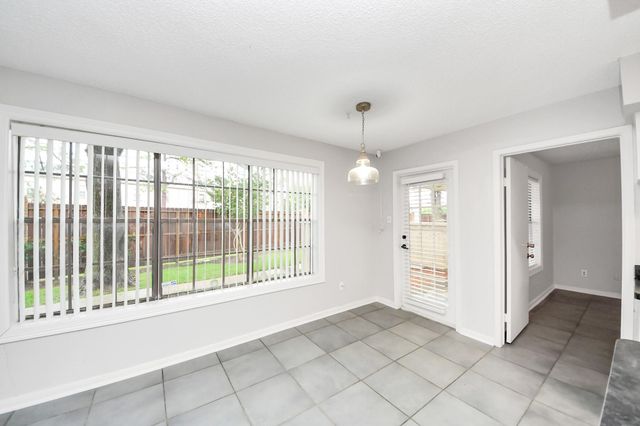 2750 Holly Hall Street 911, Houston, TX 77054