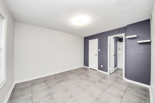 2750 Holly Hall Street 911, Houston, TX 77054