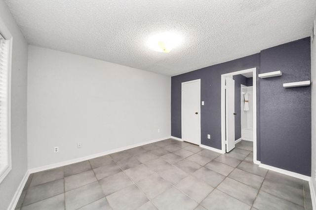 2750 Holly Hall Street 911, Houston, TX 77054