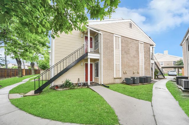 2750 Holly Hall Street 911, Houston, TX 77054