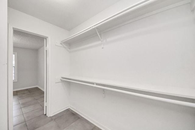 2750 Holly Hall Street 911, Houston, TX 77054