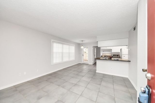 2750 Holly Hall Street 911, Houston, TX 77054
