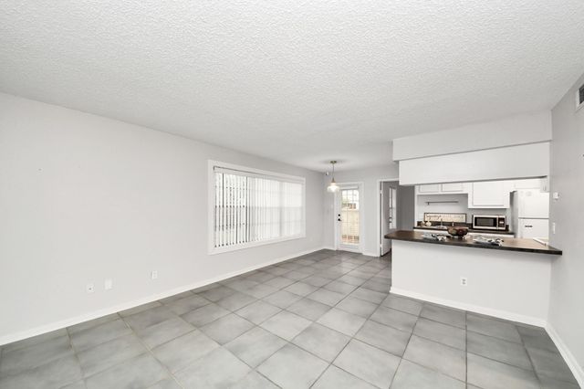 2750 Holly Hall Street 911, Houston, TX 77054