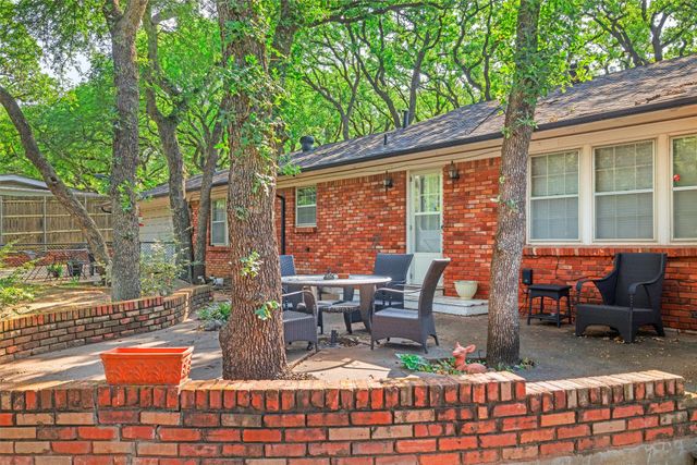 1716 Jacqueline Court, Fort Worth, TX 76112