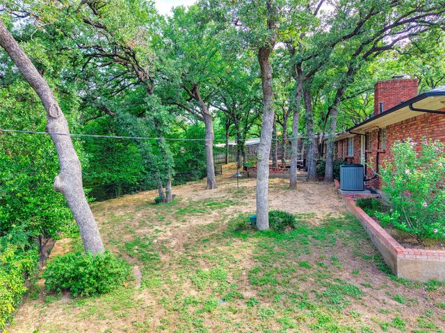 1716 Jacqueline Court, Fort Worth, TX 76112