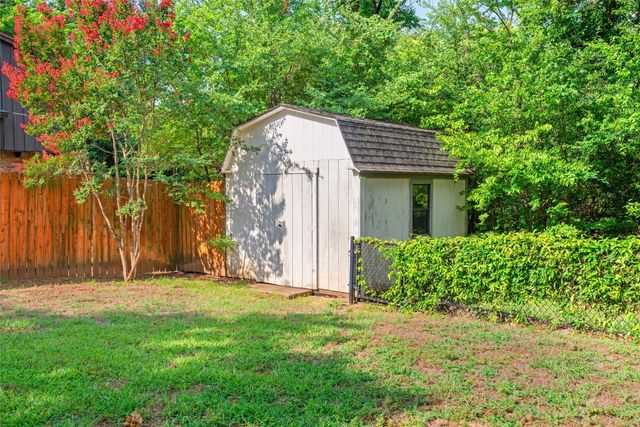 1716 Jacqueline Court, Fort Worth, TX 76112