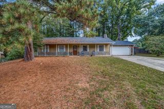 621 Blue Flag Lane, Fairburn, GA 30213