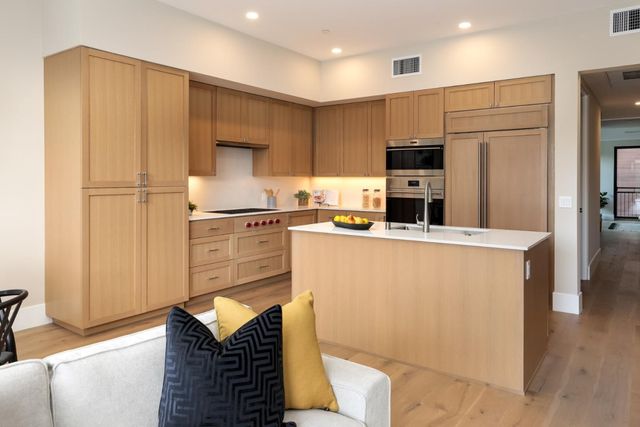 389 First Street 31, Los Altos, CA 94022
