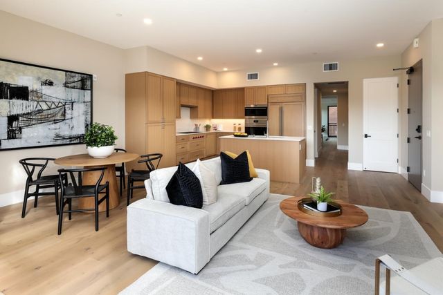 389 First Street 31, Los Altos, CA 94022