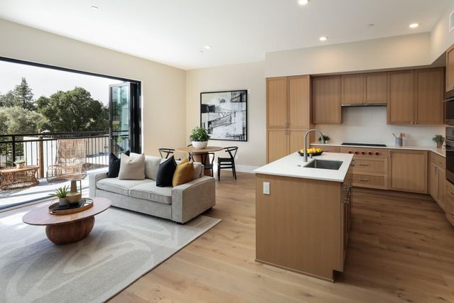 389 First Street 31, Los Altos, CA 94022