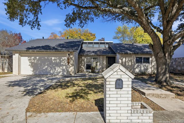 6719 Country Field, San Antonio, TX 78240