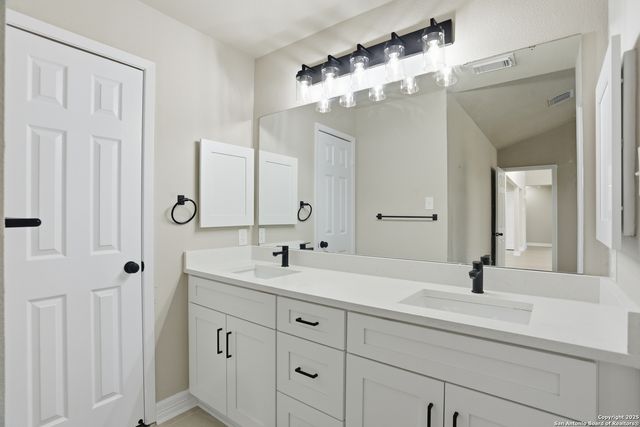 6719 Country Field, San Antonio, TX 78240