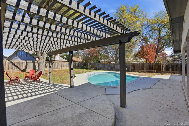 6719 Country Field, San Antonio, TX 78240