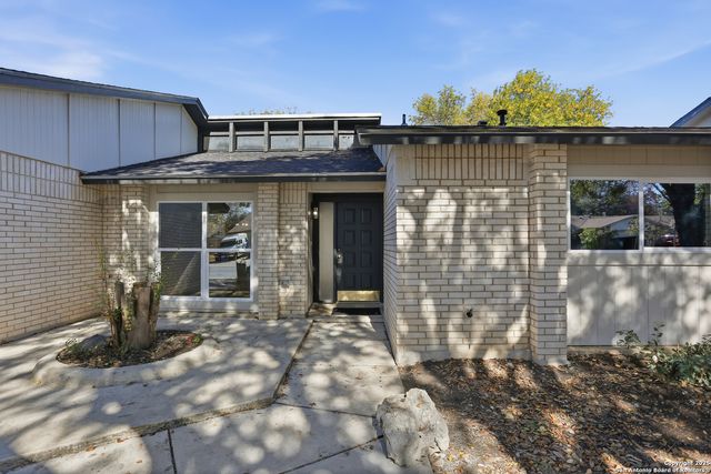 6719 Country Field, San Antonio, TX 78240