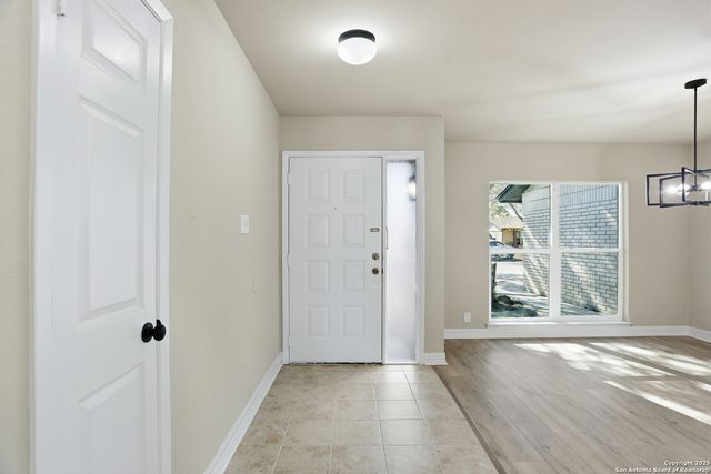 6719 Country Field, San Antonio, TX 78240