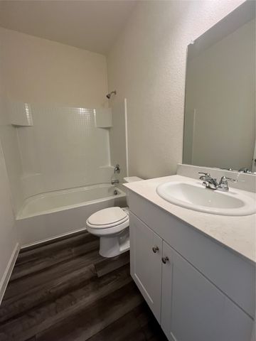 794 Yorkshire Drive, Lavon, TX 75166