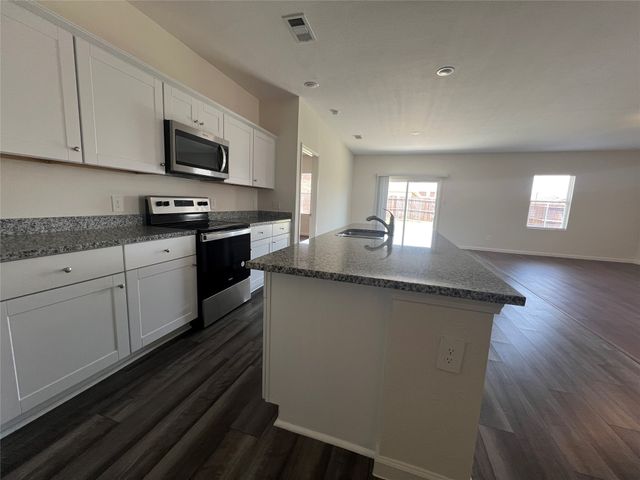 794 Yorkshire Drive, Lavon, TX 75166