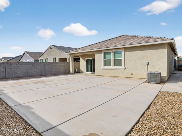 38135 W CANNATARO Lane, Maricopa, AZ 85138