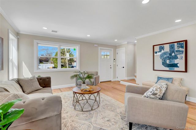 710 Franklin Avenue, Massapequa, NY 11758