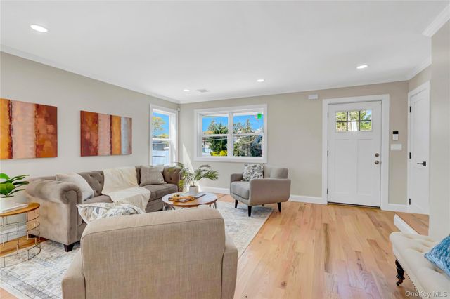 710 Franklin Avenue, Massapequa, NY 11758