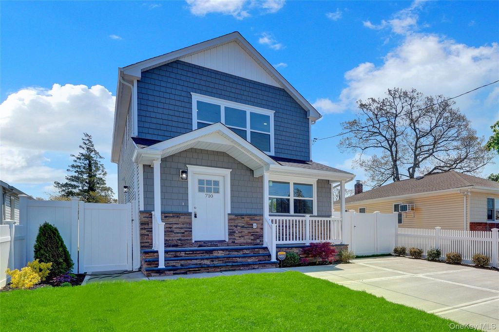 710 Franklin Avenue, Massapequa, NY 11758
