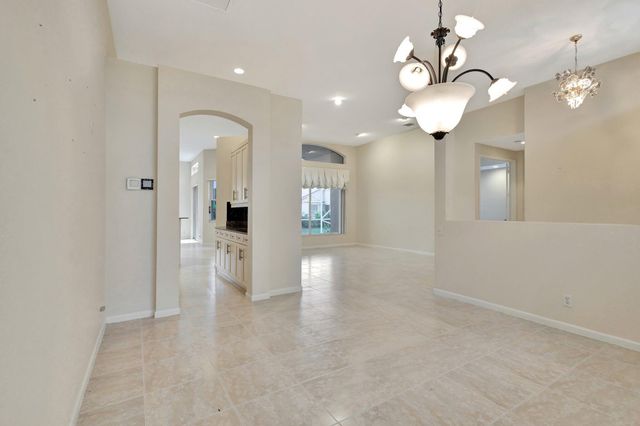 5266 Landon Circle, Boynton Beach, FL 33437