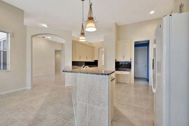 5266 Landon Circle, Boynton Beach, FL 33437