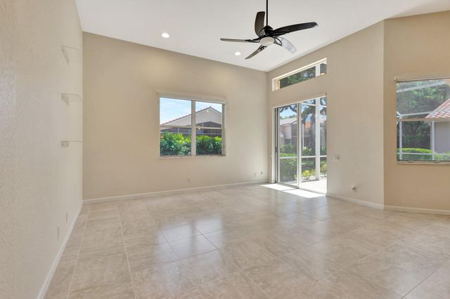 5266 Landon Circle, Boynton Beach, FL 33437