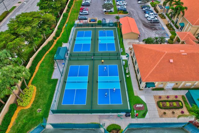 5266 Landon Circle, Boynton Beach, FL 33437