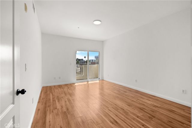 949 S Manhattan Place 203, Los Angeles, CA 90019
