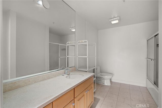 949 S Manhattan Place 203, Los Angeles, CA 90019