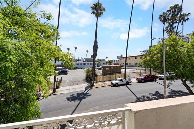 949 S Manhattan Place 203, Los Angeles, CA 90019