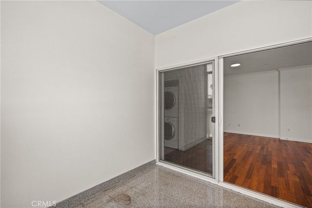 949 S Manhattan Place 203, Los Angeles, CA 90019